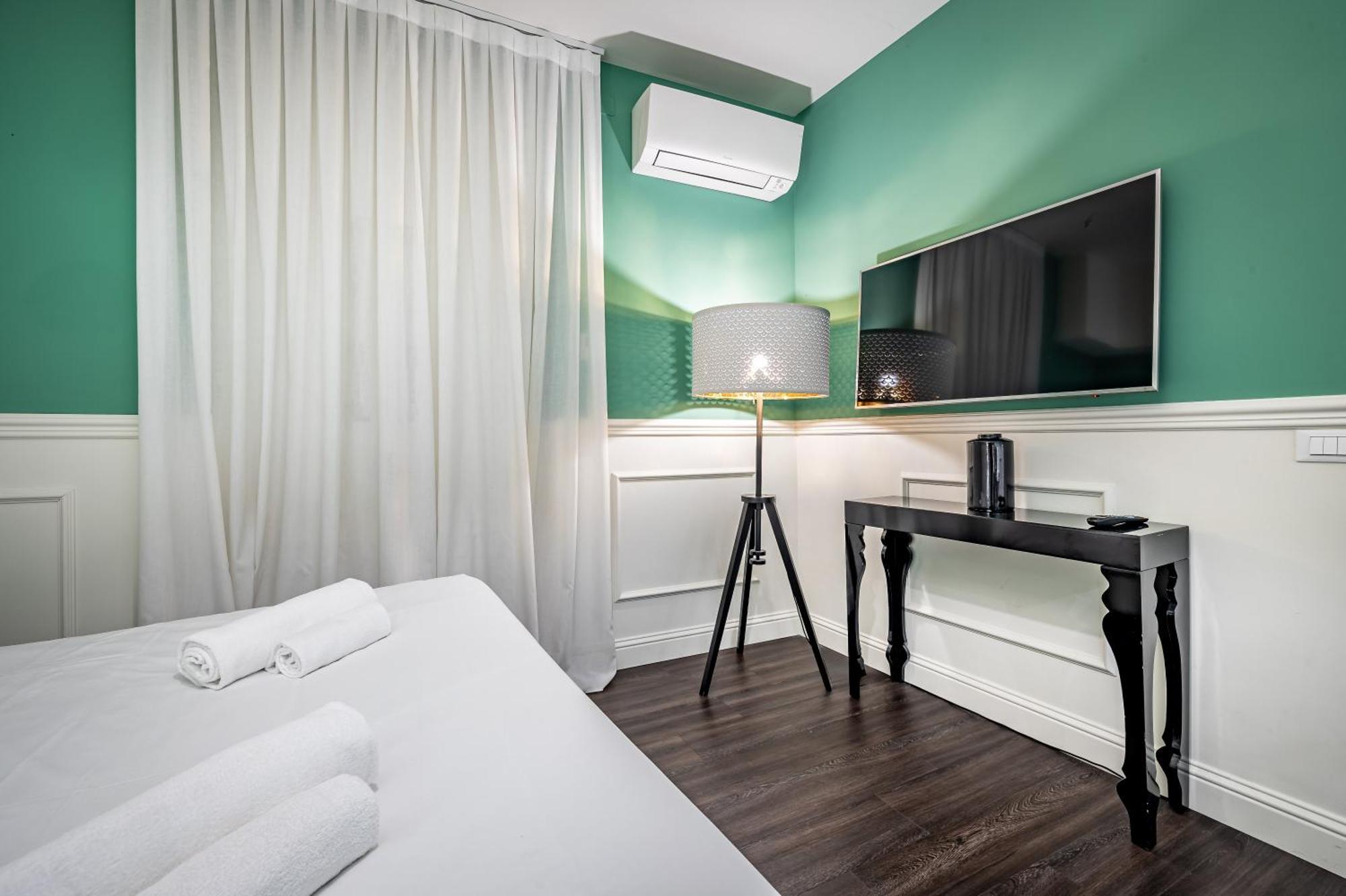 פראטו Hs4U The Romantic Luxury Apartment מראה חיצוני תמונה